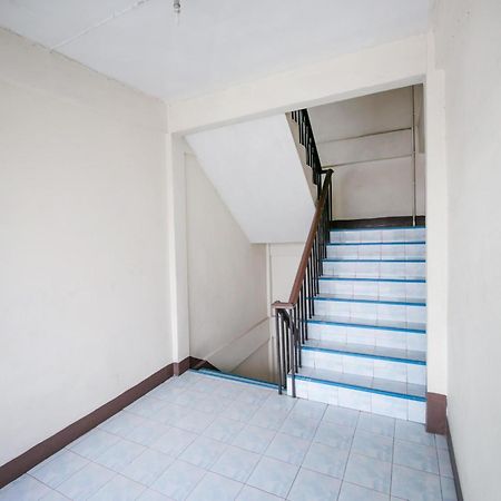 Oyo 525 Mrt Phetkasem 48-1 Place Бангкок Екстер'єр фото