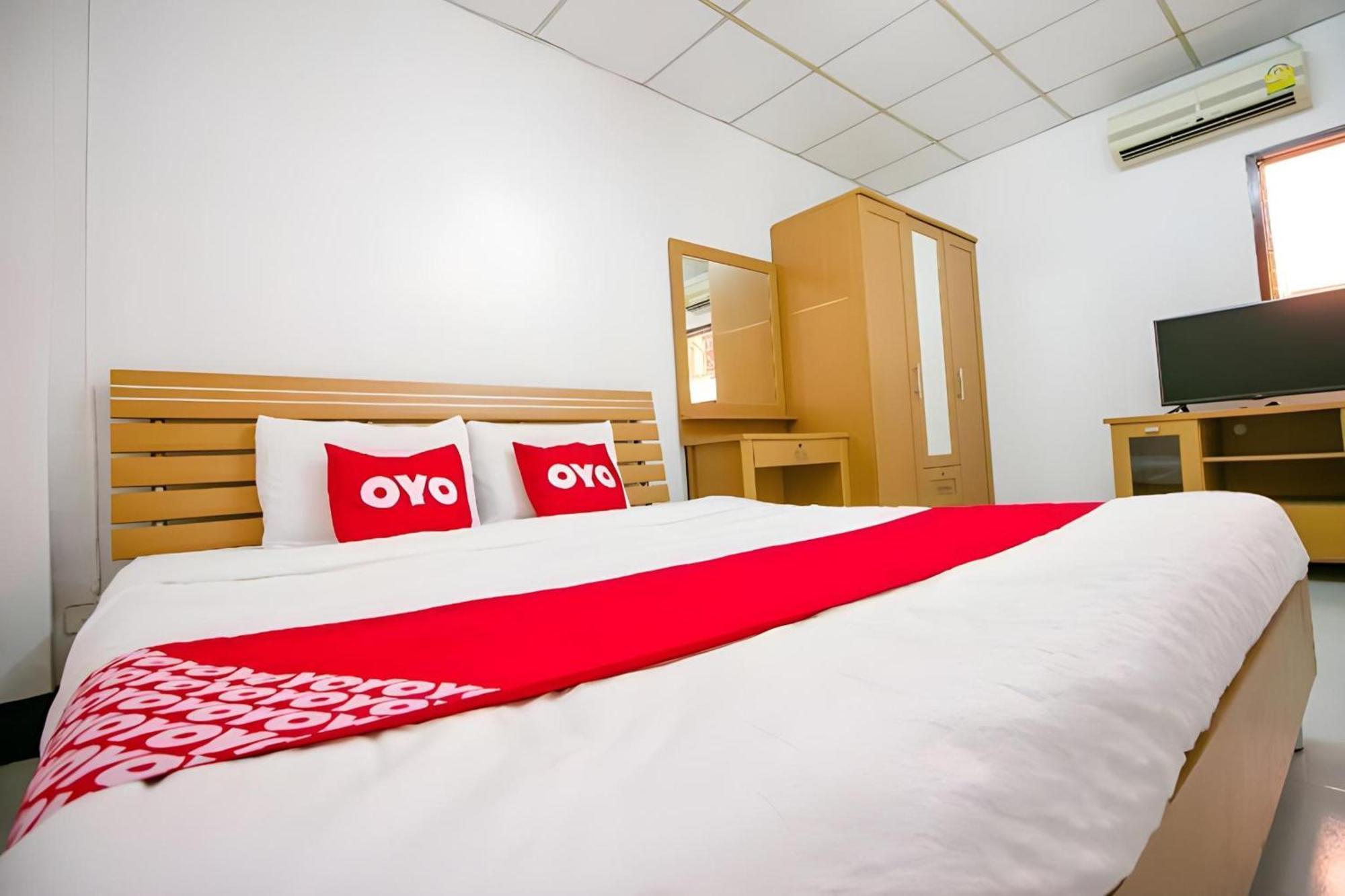 Oyo 525 Mrt Phetkasem 48-1 Place Бангкок Екстер'єр фото